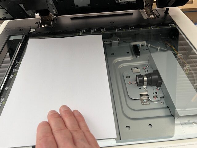 Scanner met automatische document invoer voor digitaliseren foto's en documenten van Konica Minolta